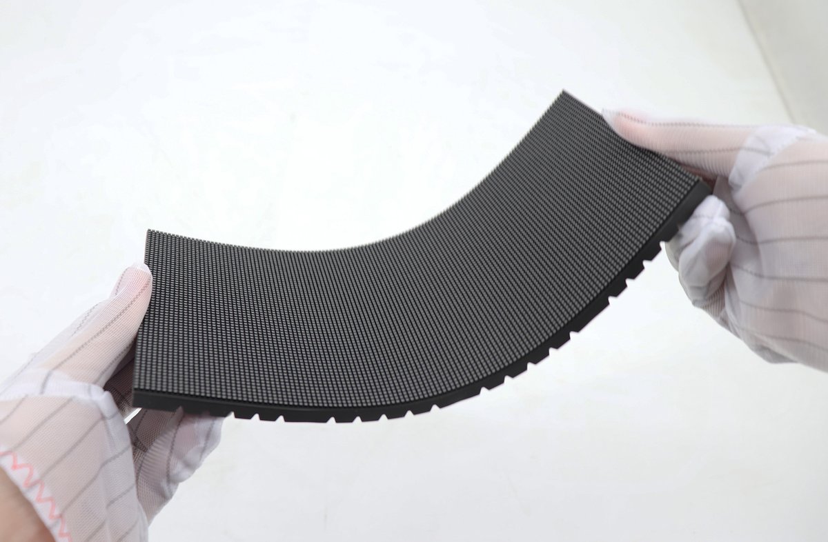 P1.875 Indoor GOB 240x120mm Soft Flexible LED Screen Module - Image 7